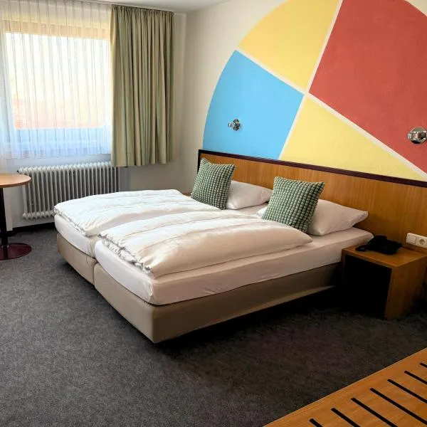 Colourful Hotel, hotel in Bielefeld