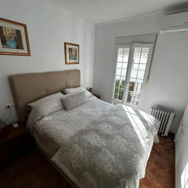 Charming Town house, hotel v destinaci Ardales