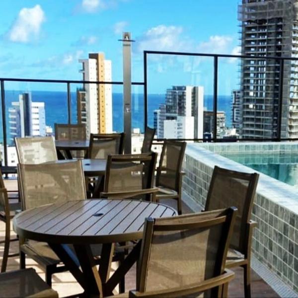 Lindo, confortável e moderno, na Barra, rooftop com piscina e vista mar, perto da praia, circuito do carnaval