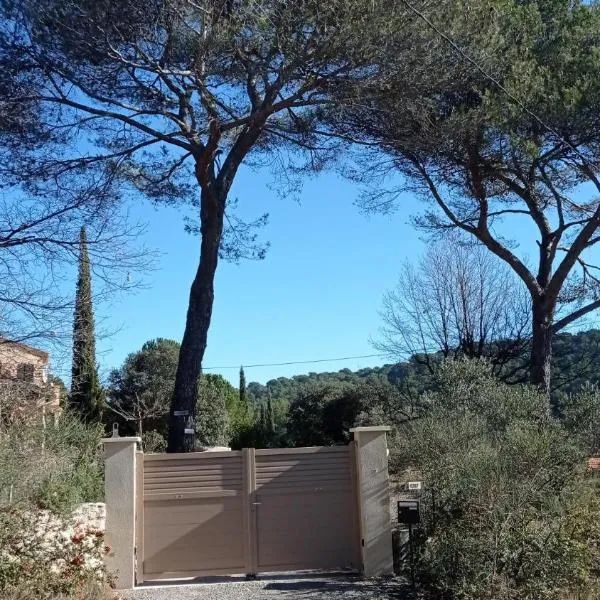 Les Cigales, hotel di Villelaure