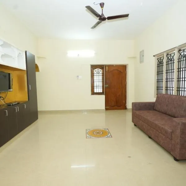 Bhakti Bliss Homestay -2BHK AC Apartment, hotel a Tirupati