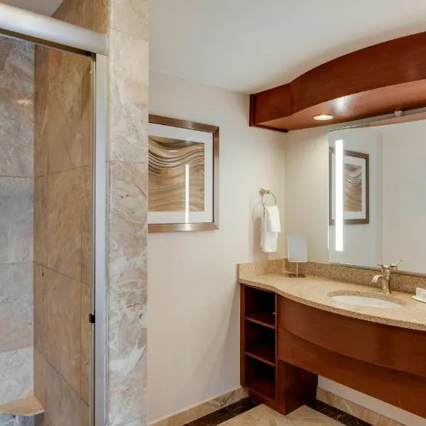 Courtyard by Marriott Boston Logan Airport - photo 3