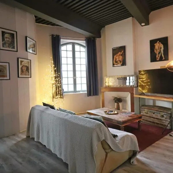La Tour des Songes Place Dampmartin Uzès, hotel di Uzès