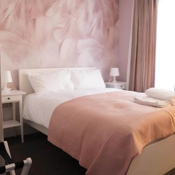 Mandeville Guest House, hotel in Enfield Lock