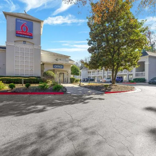 Studio 6-Tucker, GA - Atlanta Northlake, hotel v destinaci Tucker