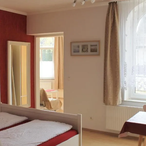Villa Mignon - Apartment Rot, hotel v destinaci Ostseebad Koserow