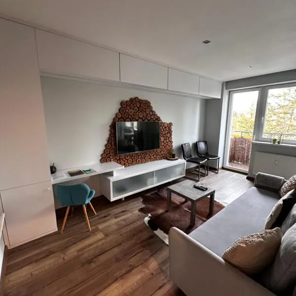 WE Apartment - close to the center & city view, Self check-in 24h, hotel in Banská Bystrica
