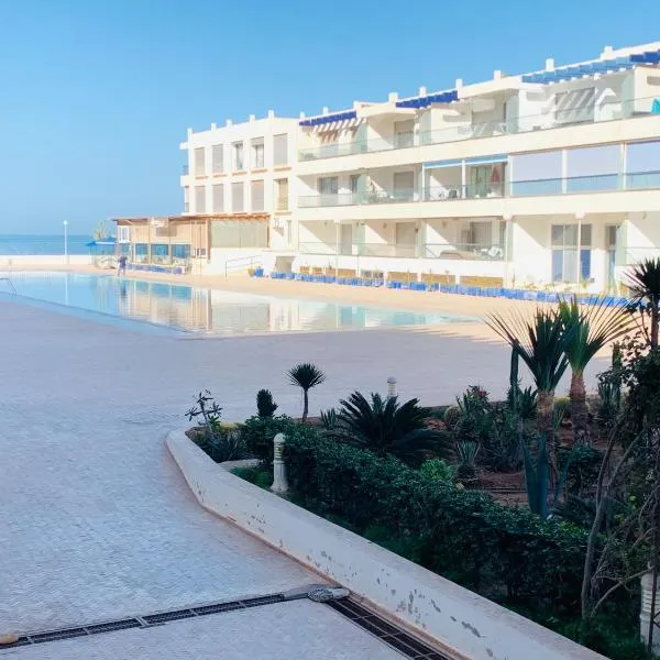 Appartement Vue Piscine et Mer, hotel v destinaci Aourir