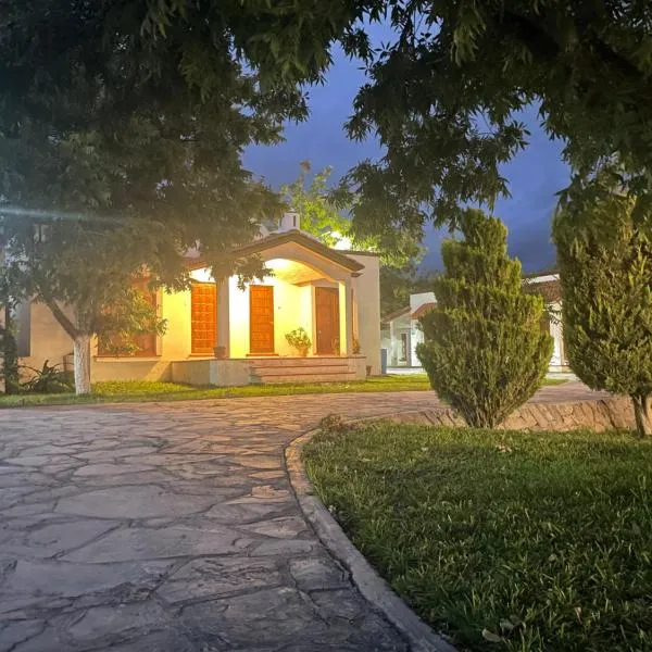 La Ilusión Hotel Campestre y Balneario, hotel v destinaci Parras de la Fuente