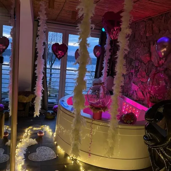 EGZOTYCZNY Diamonds i Zanzi w Krainie Alicji, hotel v destinácii Ełk