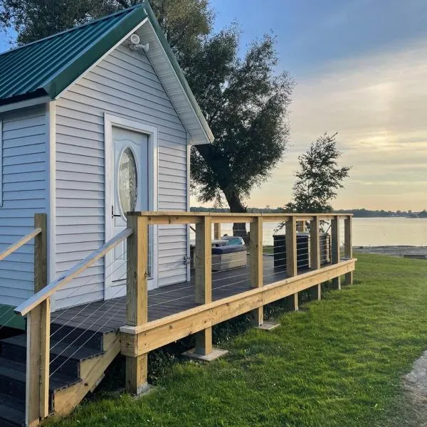 1000 Islands Waterfront Cottage、Fishers Landingのホテル