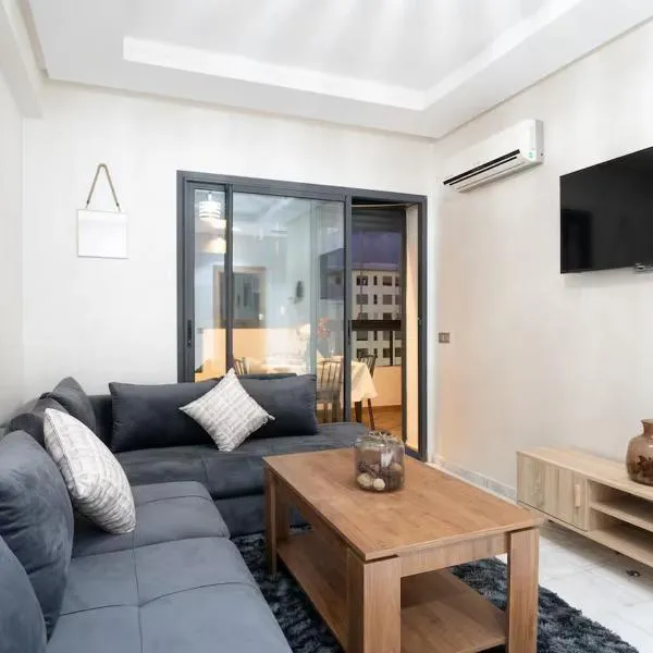 Nice & Comfortable 2BHK panoramic balcony with swimming pool, hotel in Aïn Harrouda