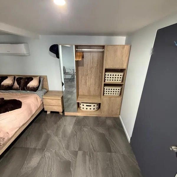 Bee house, hotel v destinaci Dinmore