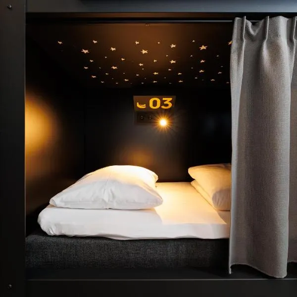 Little Monkey Hostel, hotel in Enschede