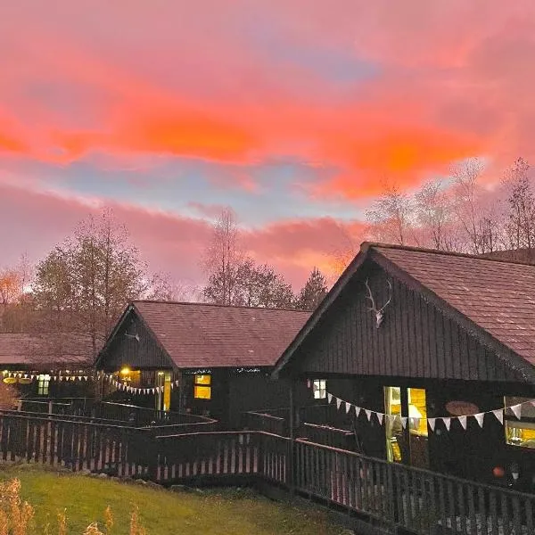 Braemar Lodge Cabins Not for profit, hotel v destinaci Braemar