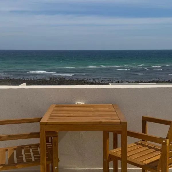 Beach house بيت البحر, hotel v destinaci As Sifah