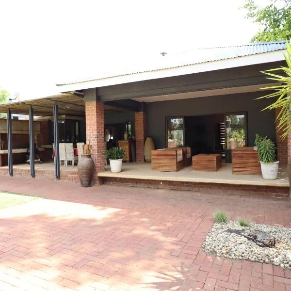 Modern 2 Bedroom Home, hotel in Bloemfontein