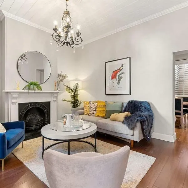 Perfect Vacation Home w Large Outdoor Space, hotel din Sydney