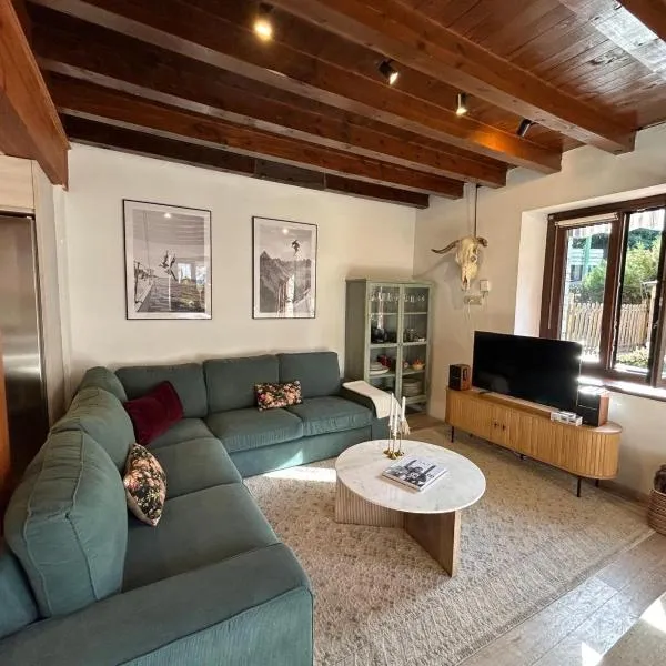 Chalet con encanto Jardín y Parking Privado, hotel a Vielha