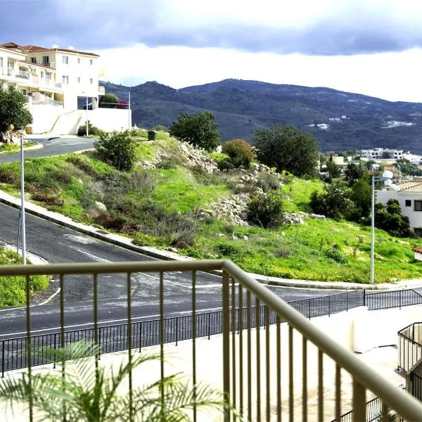 Green Oasis Penthouse, hotel in Peyia
