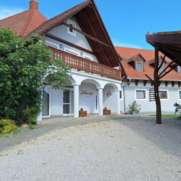 Lóbarát Panzió, hotel in Cserszegtomaj