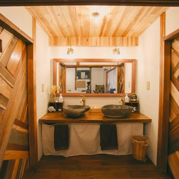 宿たぬきのねどこ GUESTHOUSE TANUKI, hotel v destinaci Tokoname