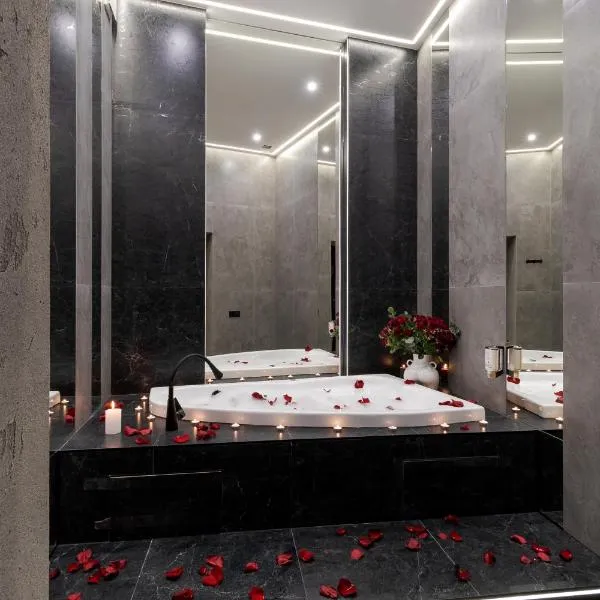 Royal jacuzzi apartment on Kostyushka 16, khách sạn ở Lviv