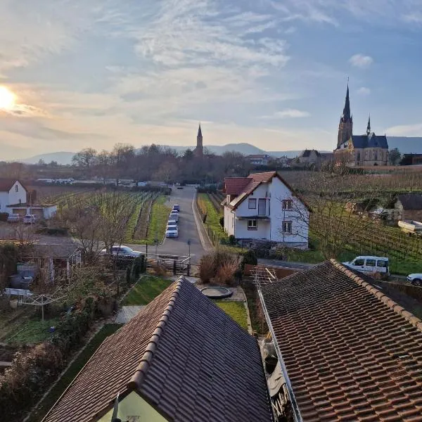 Ferienhaus Urlaub-in-Edenkoben, hotel v destinaci Edenkoben