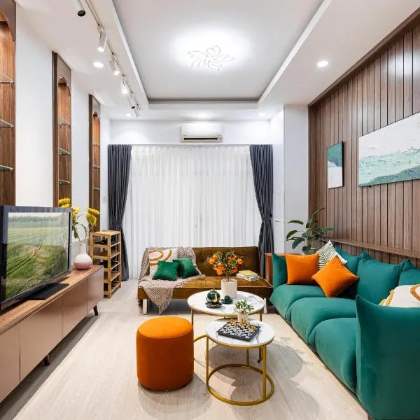 NEW Premium 5BRs 4WC local house centre town, hotel in Ho Chi Minh City