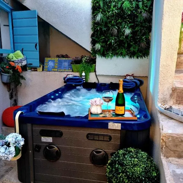 Vila Santa Maria Hvar with jacuzzi, hotel v destinácii Jelsa