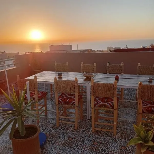 taghoba surf house, hotel in Tamraght Ouzdar