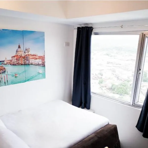 Modern Designed Studio Condo Near Ayala Centrio, hotel in Cagayan de Oro