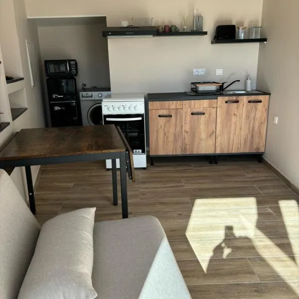 T2 Avec exterieur – hotel w mieście Lamalou-les-Bains