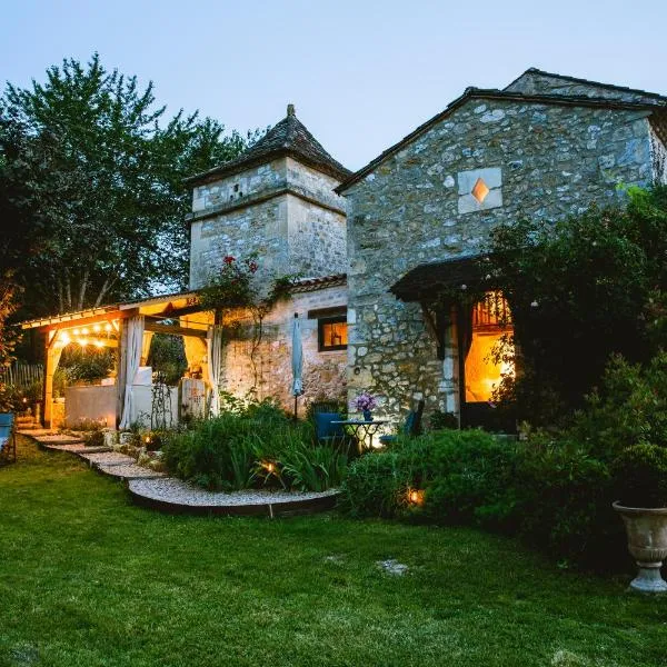 Gite romantique avec Sauna, Spa, Home cinéma -La Closerie du Biard-: Beaumont-du-Périgord şehrinde bir otel