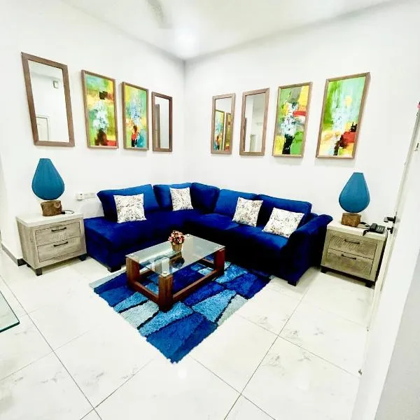 Direct Sea View Fully Furnished Luxury Apartment, hotel in Mount Lavinia