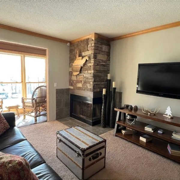Snowcrest Condo Walking Distance to Slopes, hotel v destinaci Snowshoe