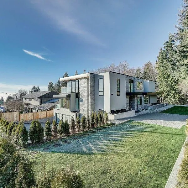 Quiet Suites Up to 8 Guests Near DTVan Monthly Option, hotel v destinaci West Vancouver