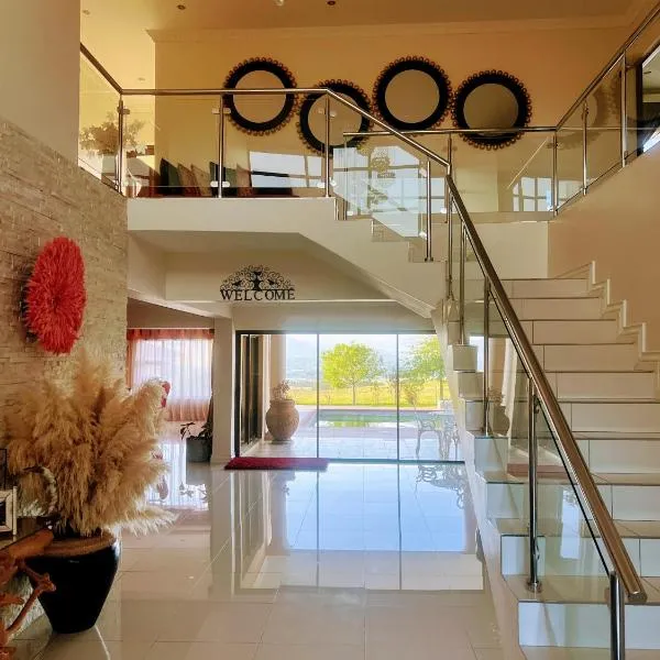 Ambience on N2 Boutique Hotel, hotelli kohteessa Kokstad
