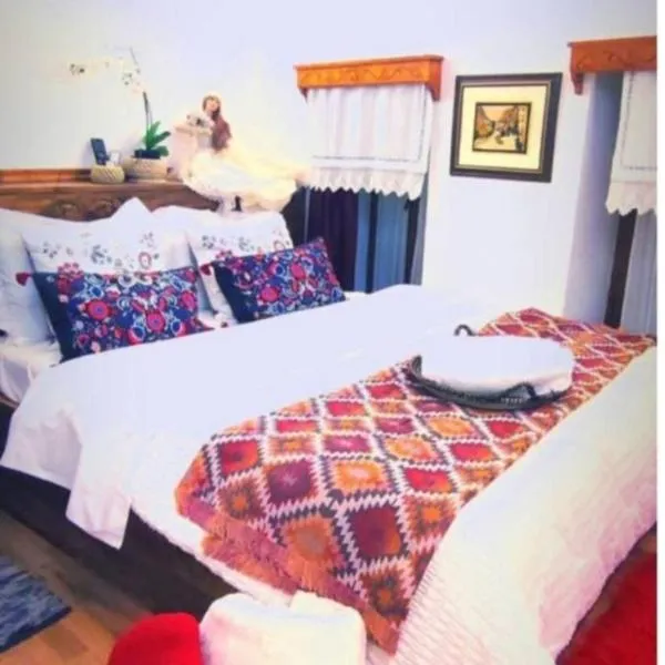 Ela's Chalet in Old Bazaar Gjirokaster, hotel a Gjirokastër