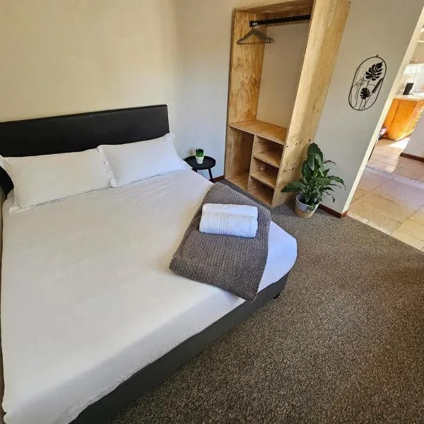 Self catering unit near Airport Beach St George's Park, hotel in Gqeberha