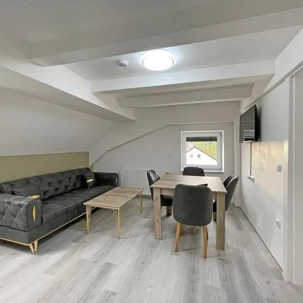 Schickes Apartment für 3 Personen Plus Schlafcouch, hotel v destinaci Bernstadt