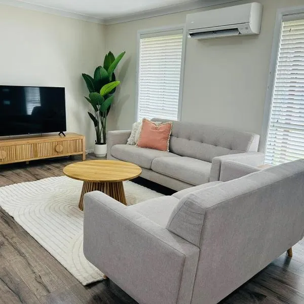 Cozy 2-Bedroom Retreat, hotel v destinaci Young