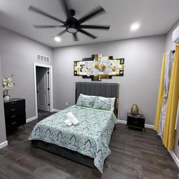 The palm suite, hotel in Lehigh Acres