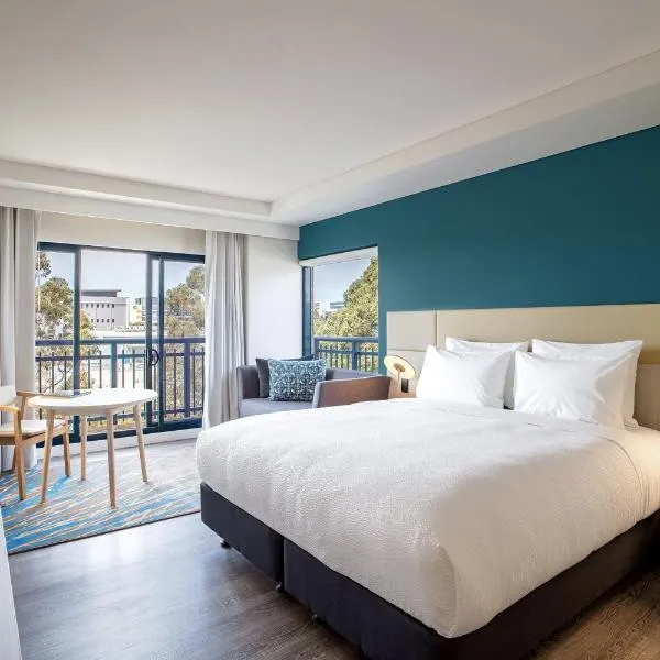 Crowne Plaza Sydney Macquarie Park by IHG to Sydney Airport (SYD) premium and luxurious chauffeur service