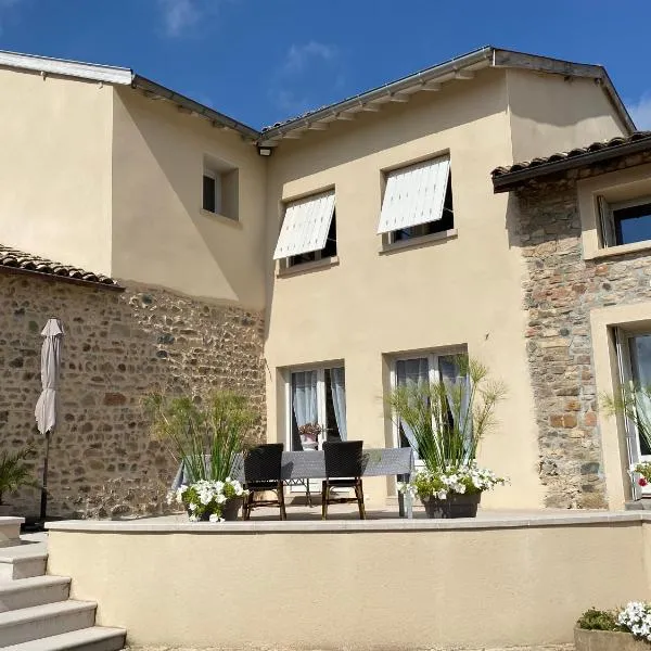 Chambres d'Hôtes L'Escale: Émeringes şehrinde bir otel