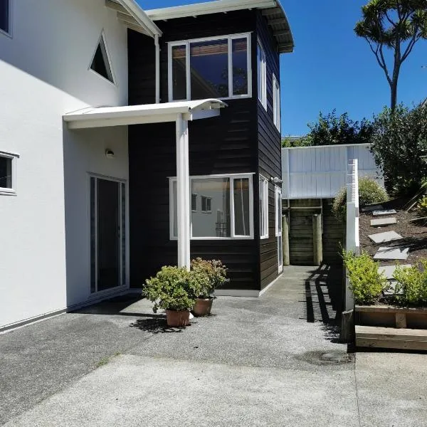 Lilypad of Three Kings Guest Rooms, hotel in Auckland