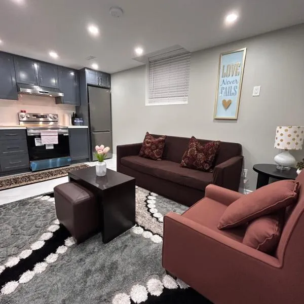 Private 2bedroom separate apartment Separate entrance Full privacy 2 car parking smoke and pet free, hotel v destinaci Pickering