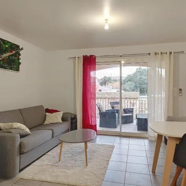Appartement T2 avec terrasse sud, hotel in Rochefort-du-Gard