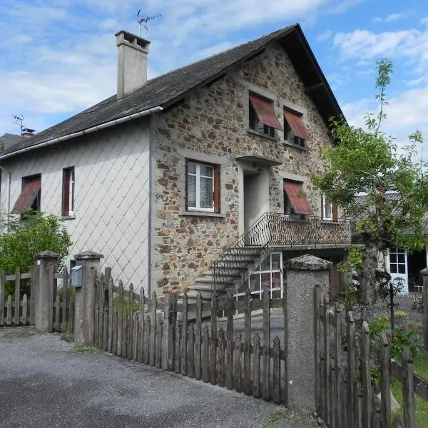 Maison en Aveyron, hotel in Sauveterre-de-Rouergue