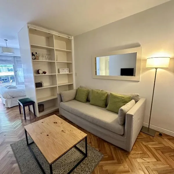 Cozy Studio in the heart of Recoleta, hotel in Buenos Aires